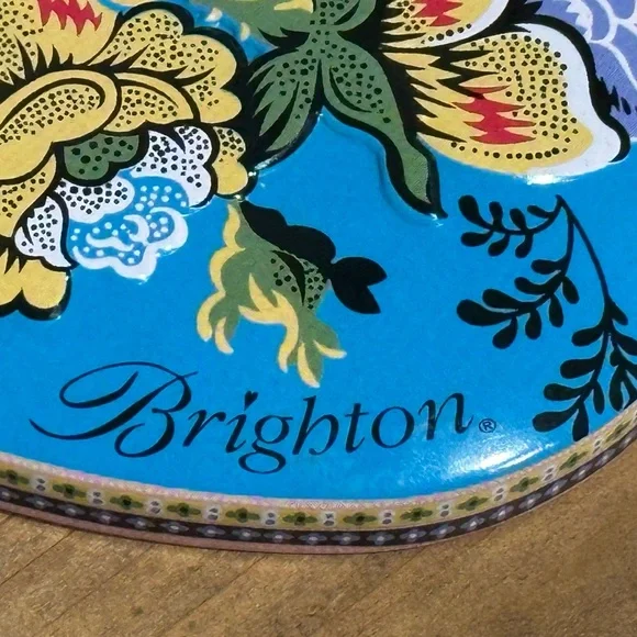 Brighton Heart Floral Tin Box with 3 Silver Heart Pagemarkers/Bookmarks - Picture 2 of 11